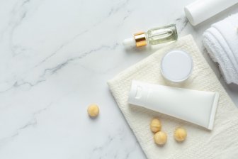 Путеводитель по миру активных ингредиентов: бензоил пероксид, ретиноиды, азелаиновая и салициловая кислоты